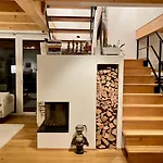 בית נופש The Wurmstein House - Contemporary Mountain