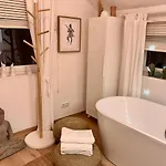 The Wurmstein House - Contemporary Mountain Vakantiehuis Bad Goisern